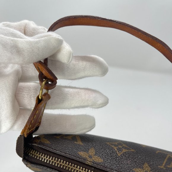 •SOLD•  Louis Vuitton Monogram Pochette Accessories - Picture 12 of 15